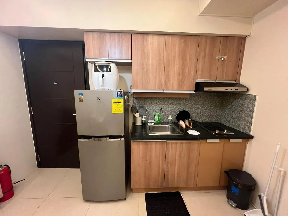 Apartment Rolly'S Place Manila