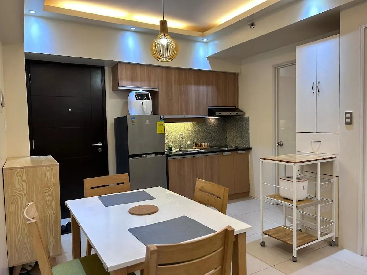 Rolly'S Place Manila Apartment